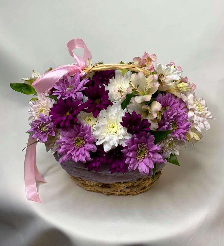 Цветочная композиция из Хризантемы и Альстромерии в корзине в Усть-Куломе