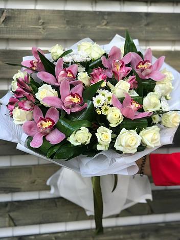Букет цветов из: Розы и Хризантемы в Усть-Куломе