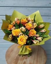 Букет цветов из:  Альстромерии и Розы в Усть-Куломе