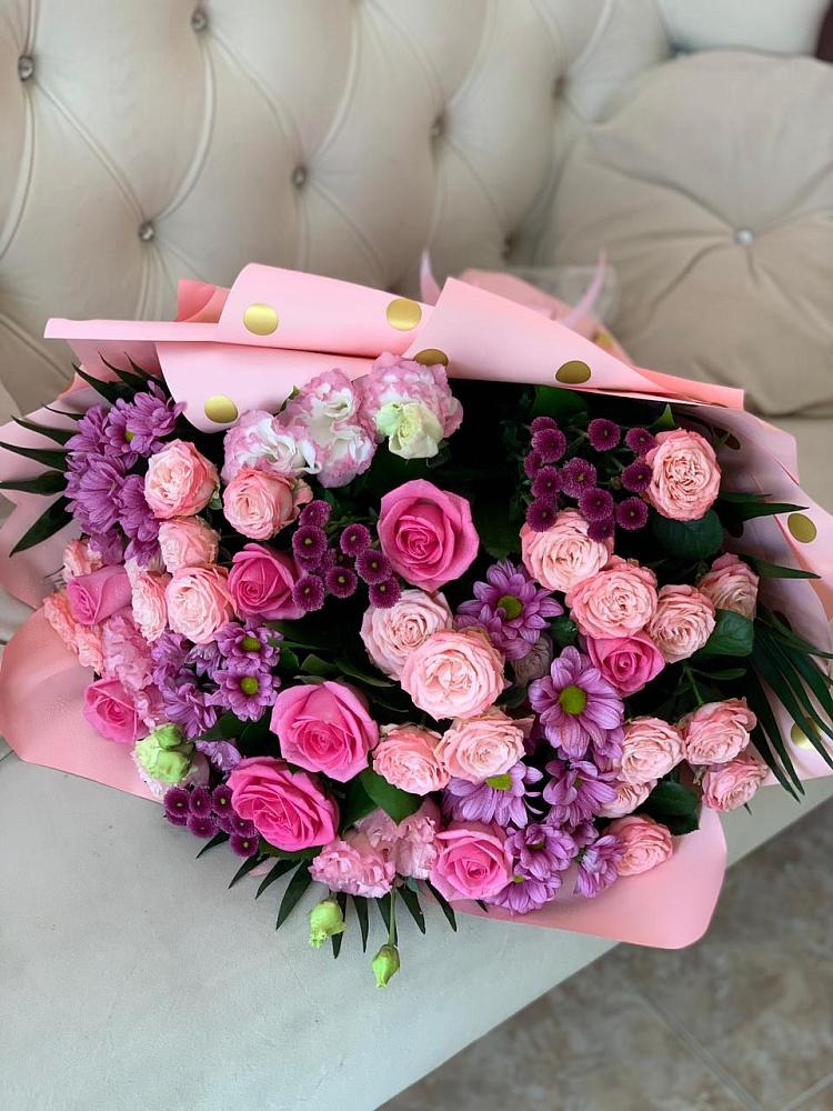 Букет цветов из: Хризантемы, Розы и Лизиантусы в Усть-Куломе