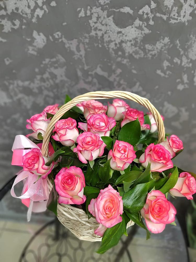 Цветочная композиция из Розы в корзине в Усть-Куломе