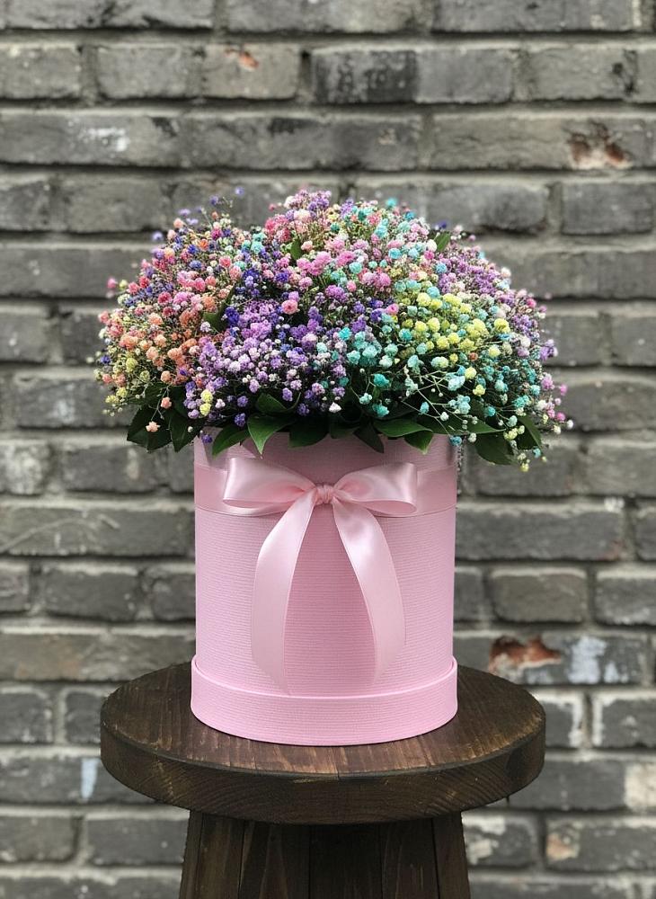 Цветочная композиция из Гипсофила и Розы в шляпной коробке в Усть-Куломе