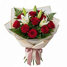 Букет цветов из:  Лилии и Розы в Усть-Куломе