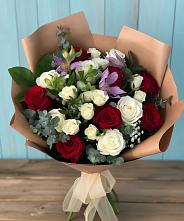 Букет цветов из:  Розы и Альстромерии в Усть-Куломе