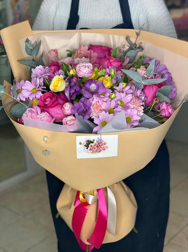 Букет цветов из: Хризантемы, Гвоздики и Альстромерии в Усть-Куломе