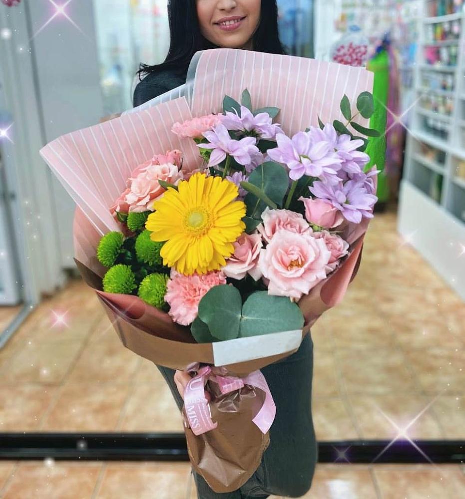 Букет цветов из: Герберы, Хризантемы, Розы и Гвоздики в Усть-Куломе