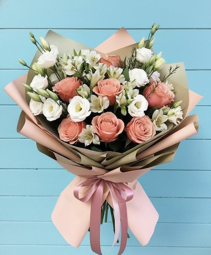 Букет цветов из: Розы, Альстромерии и Лизиантусы в Усть-Куломе