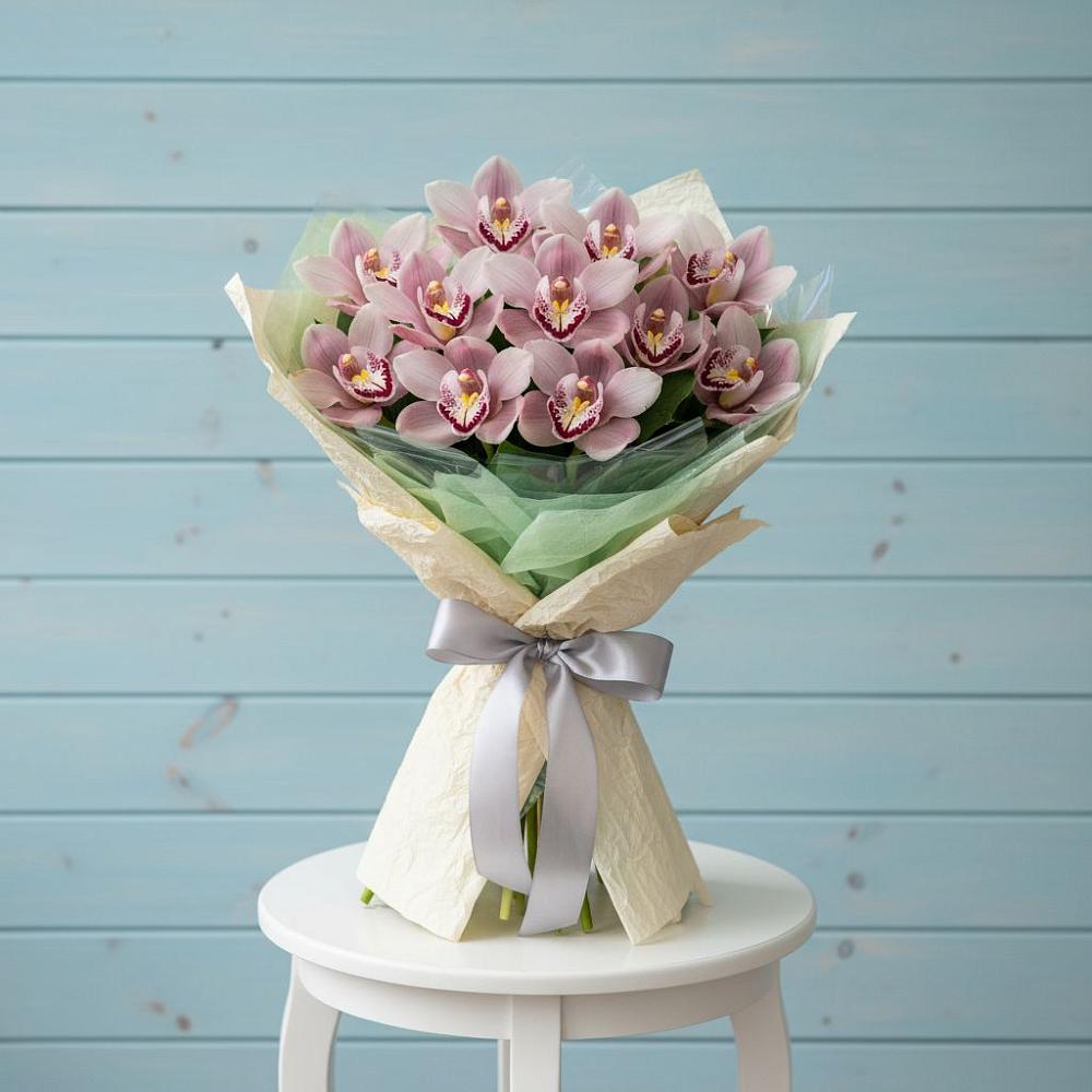 Букет цветов из: Орхидеи и Розы в Усть-Куломе