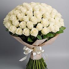 Букет 101 беля роза Белоснежка в Усть-Куломе