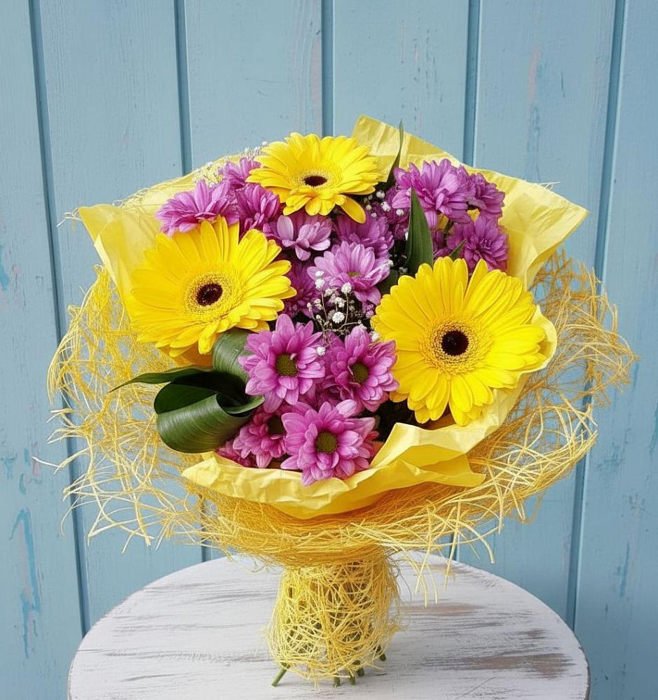 Букет цветов из: Хризантемы и Герберы в Усть-Куломе