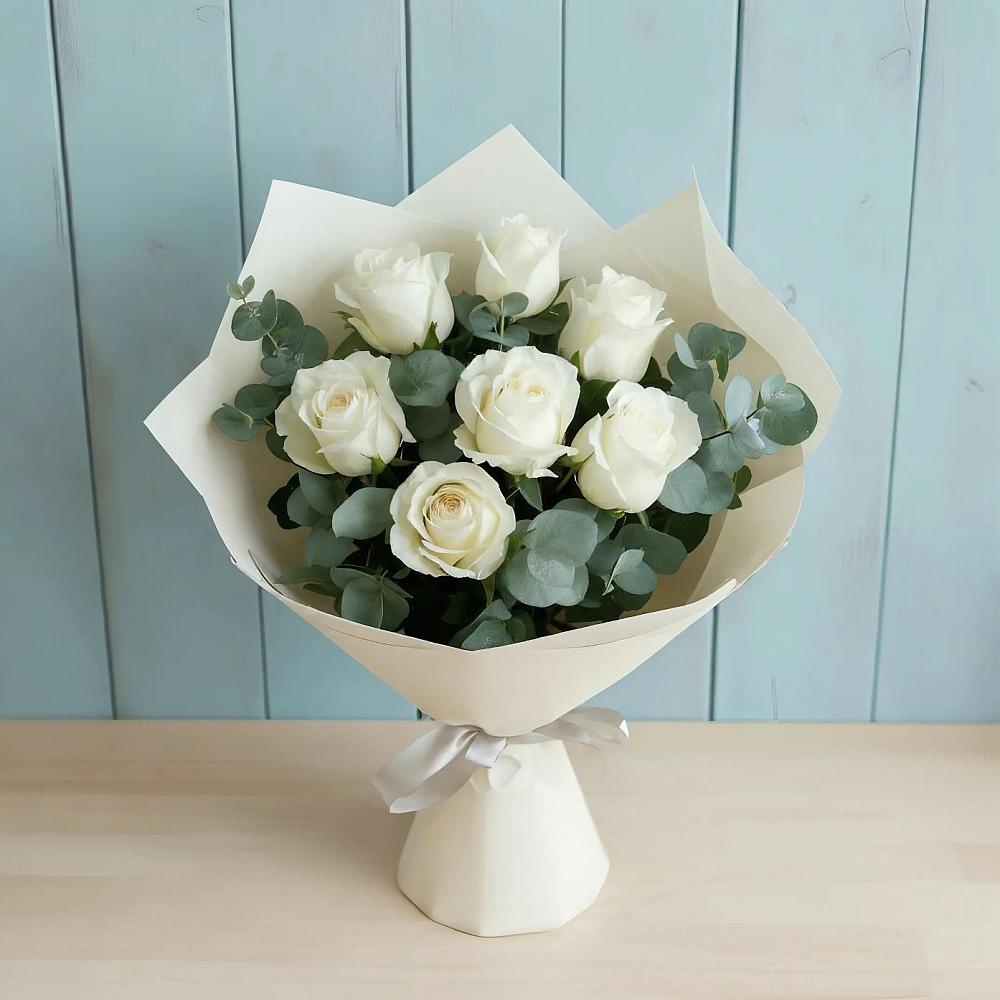 Букет Белые розы в Эвкалипте в Усть-Куломе