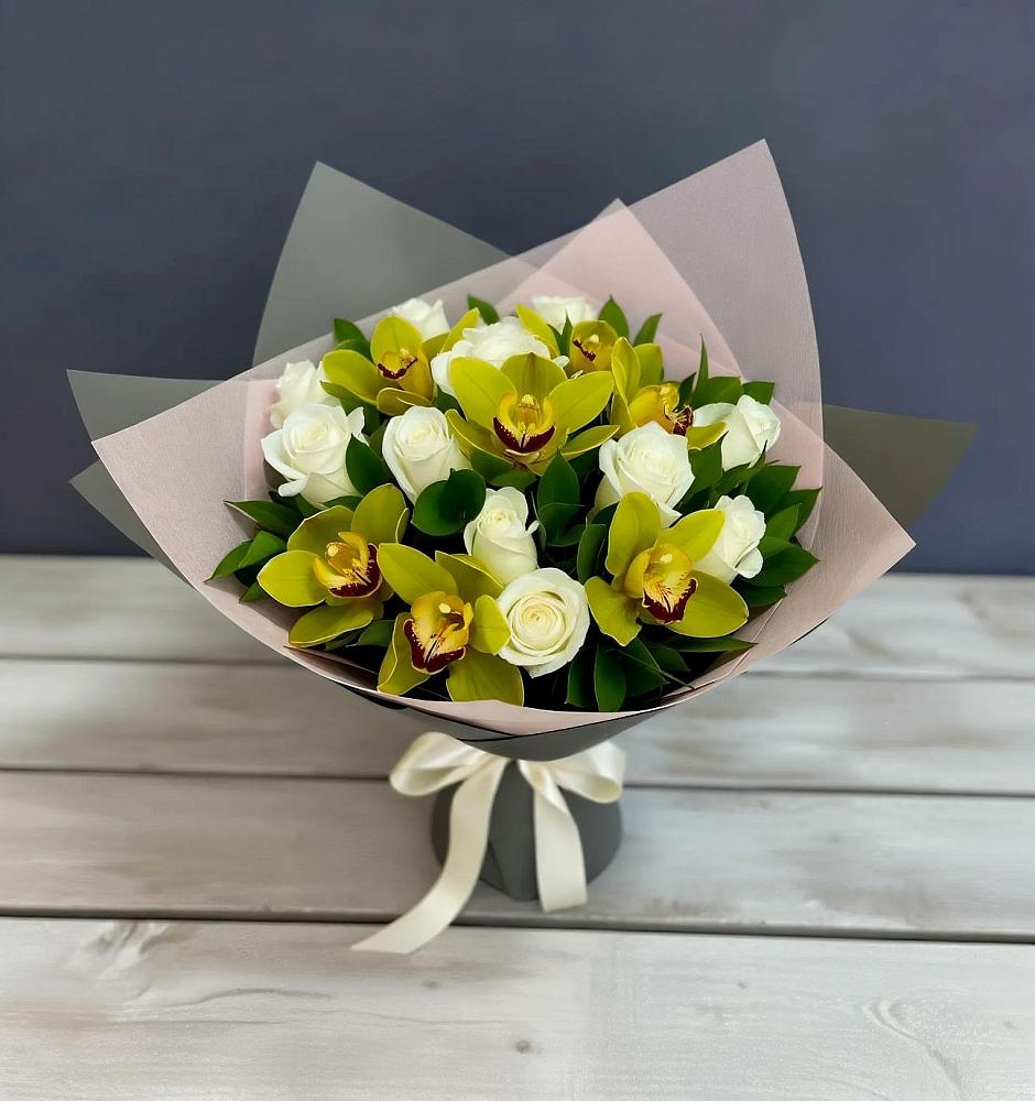 Букет цветов из: Орхидеи и Розы в Усть-Куломе