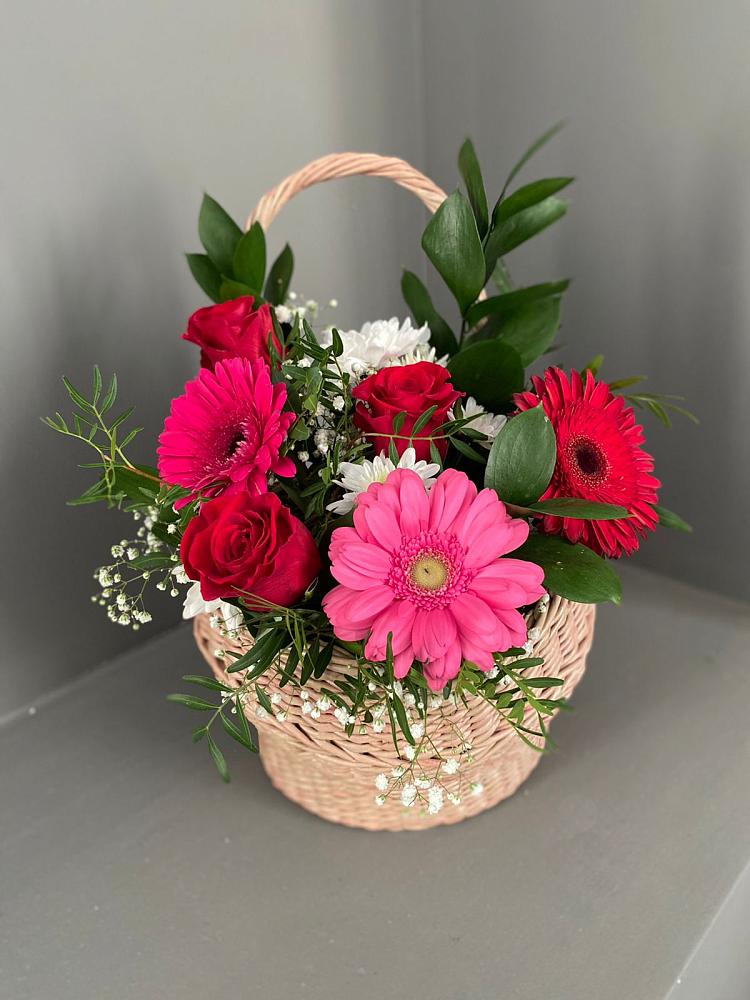 Цветочная композиция из Розы, Хризантемы и Герберы в корзине в Усть-Куломе