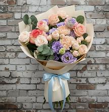 Букет цветов из:  Розы, Лизиантусы и Гвоздики в Усть-Куломе